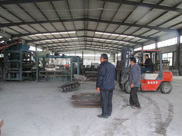 自保溫模板生產(chǎn)線是怎樣運行的 自保溫模板生產(chǎn)線是怎樣運行的